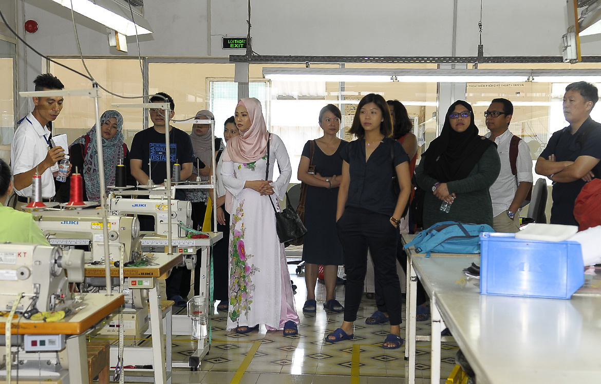 deligation from singapore 02