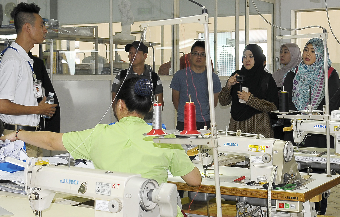 deligation from singapore 03